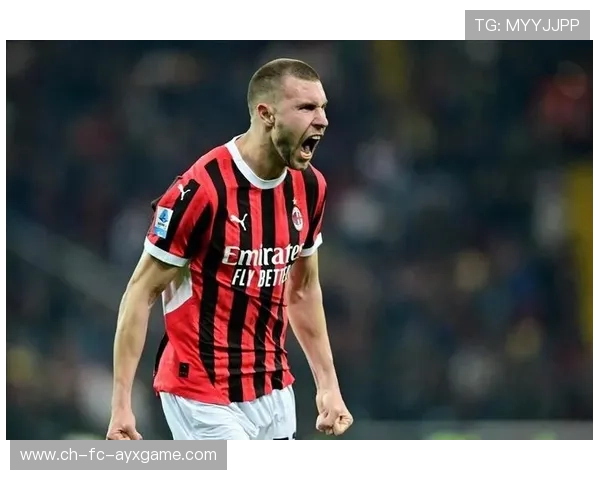 AC米兰前场抢断制造单刀,莱奥射门被侧扑挡住