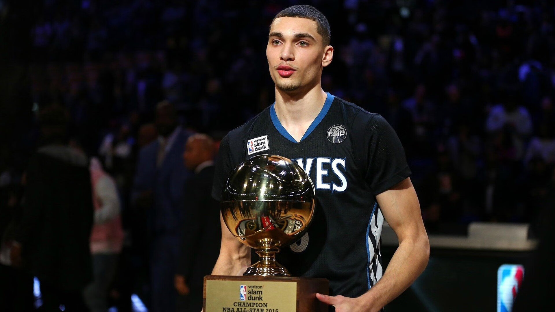 AYX官网-库里晒家庭训练日常强调陪伴重要，库里训练视频基础动作